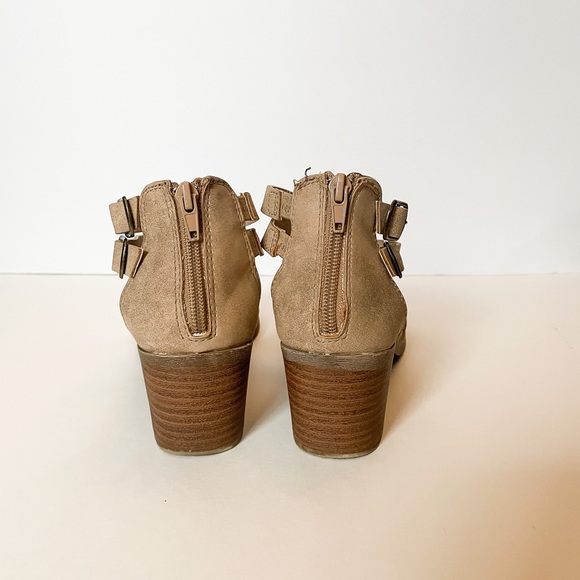 Jellypop Tan Strappy Heels size 7.5 - Picture 5 of 9